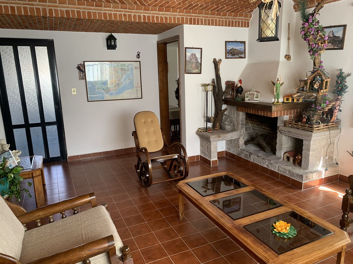 14 of 40: Sala y cto PB casa 1 con muebles