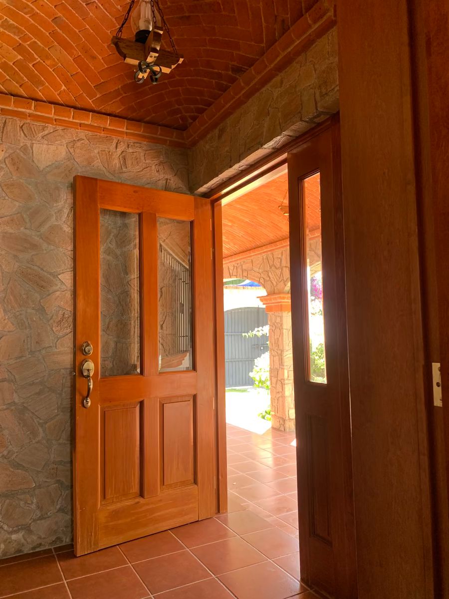 30 de 36: Puerta Salida casa 2