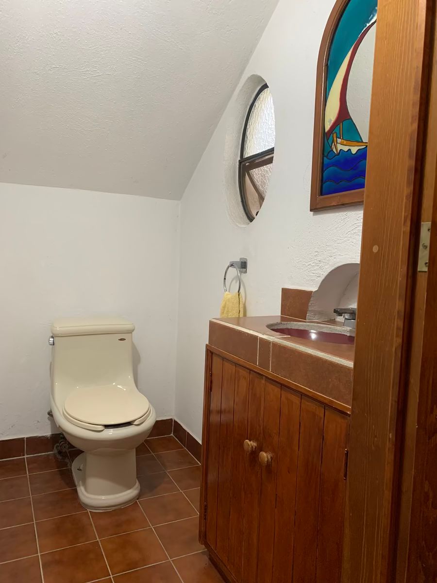 14 de 36: Medio baño Casa 1