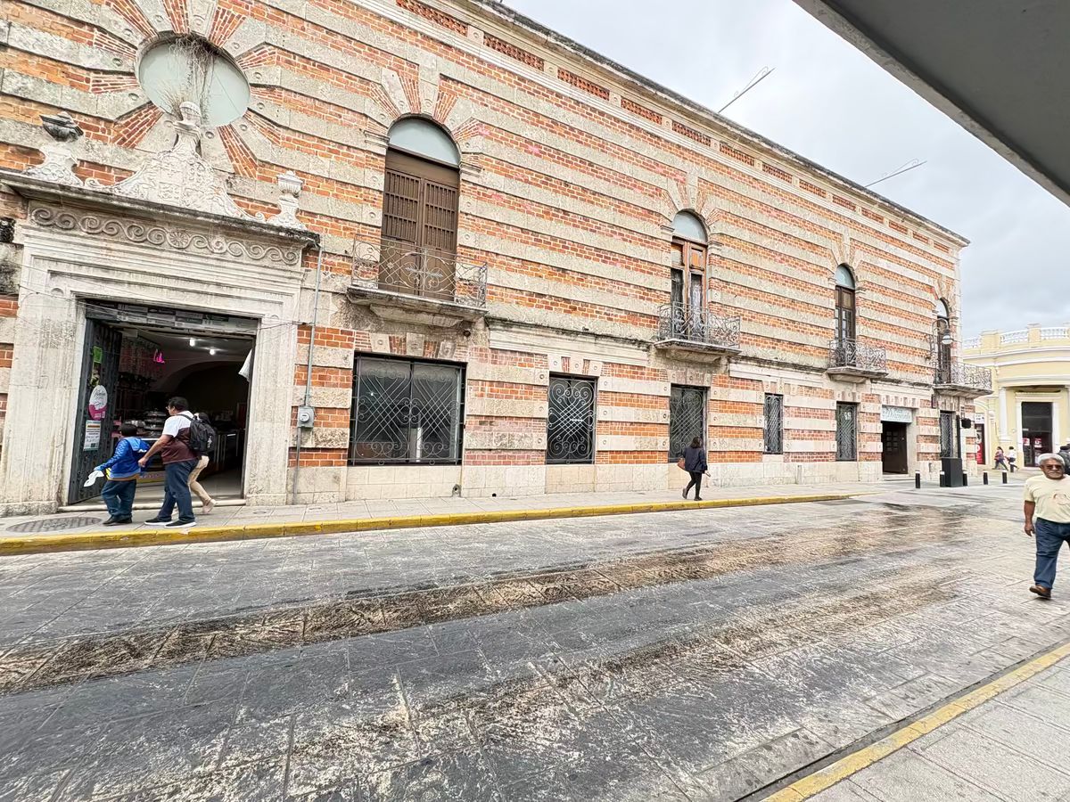 3 de 6: Entrada directa al local