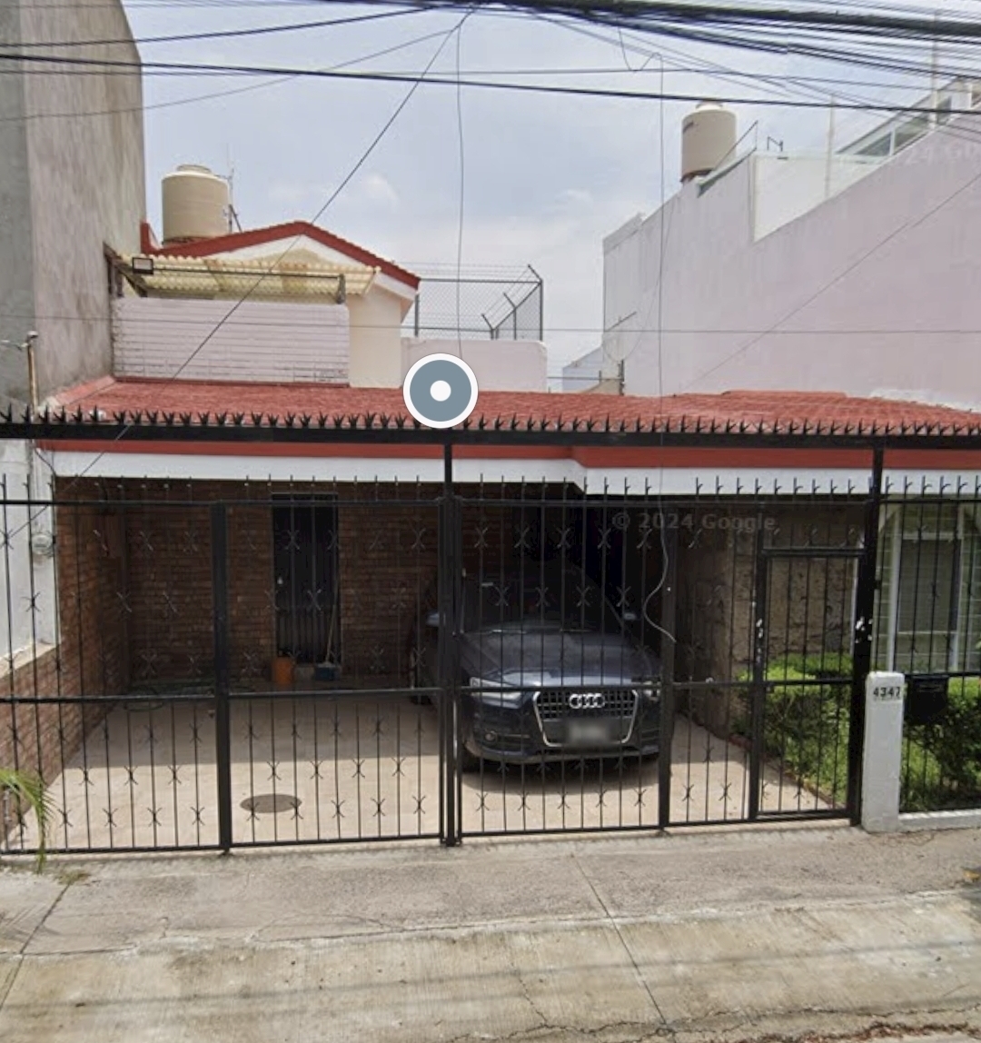 3 of 11: Fachada