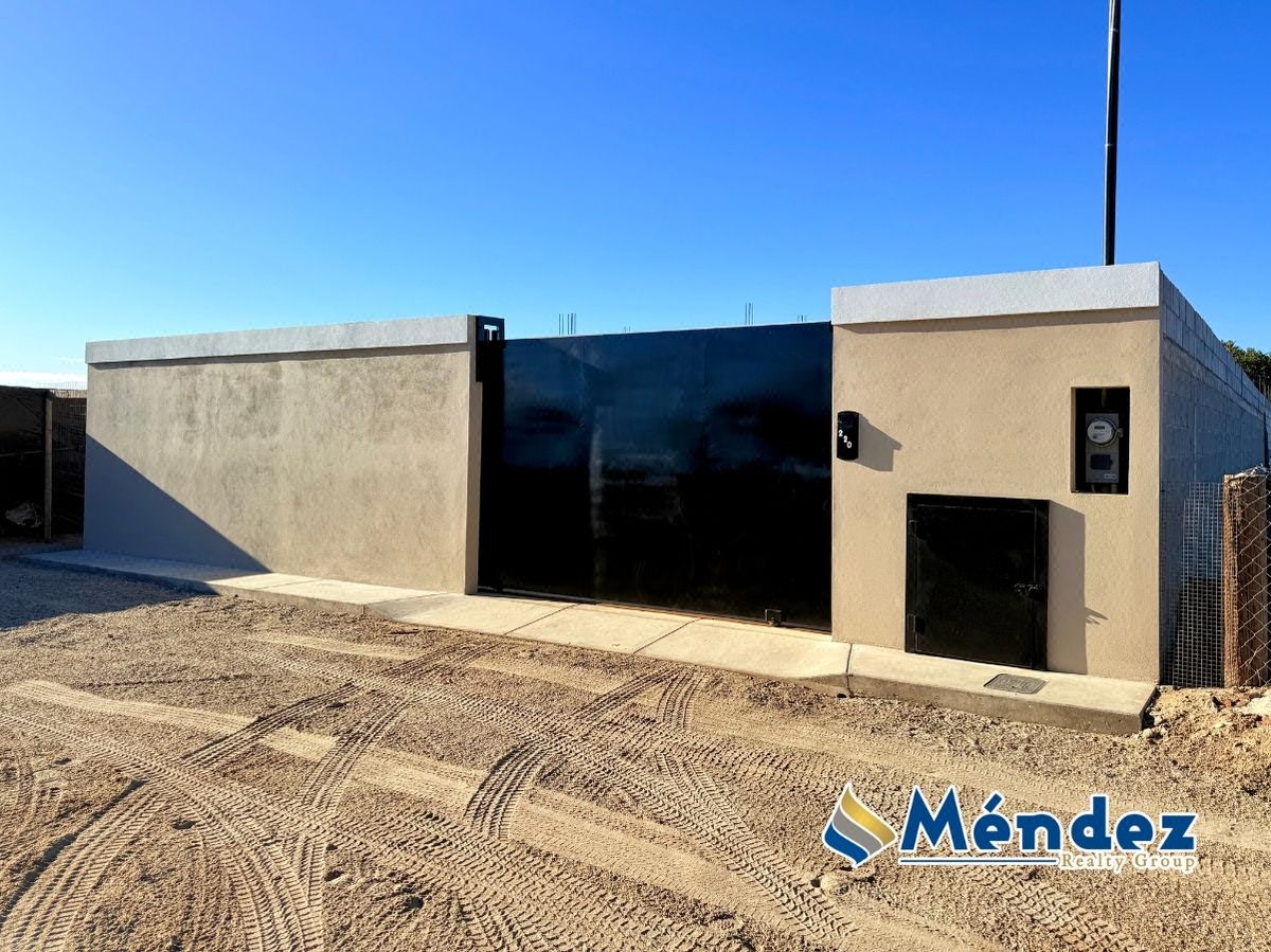 Casa NUEVA totalmente bardeada y muy centrica de 2 recamaras y 1 baño
