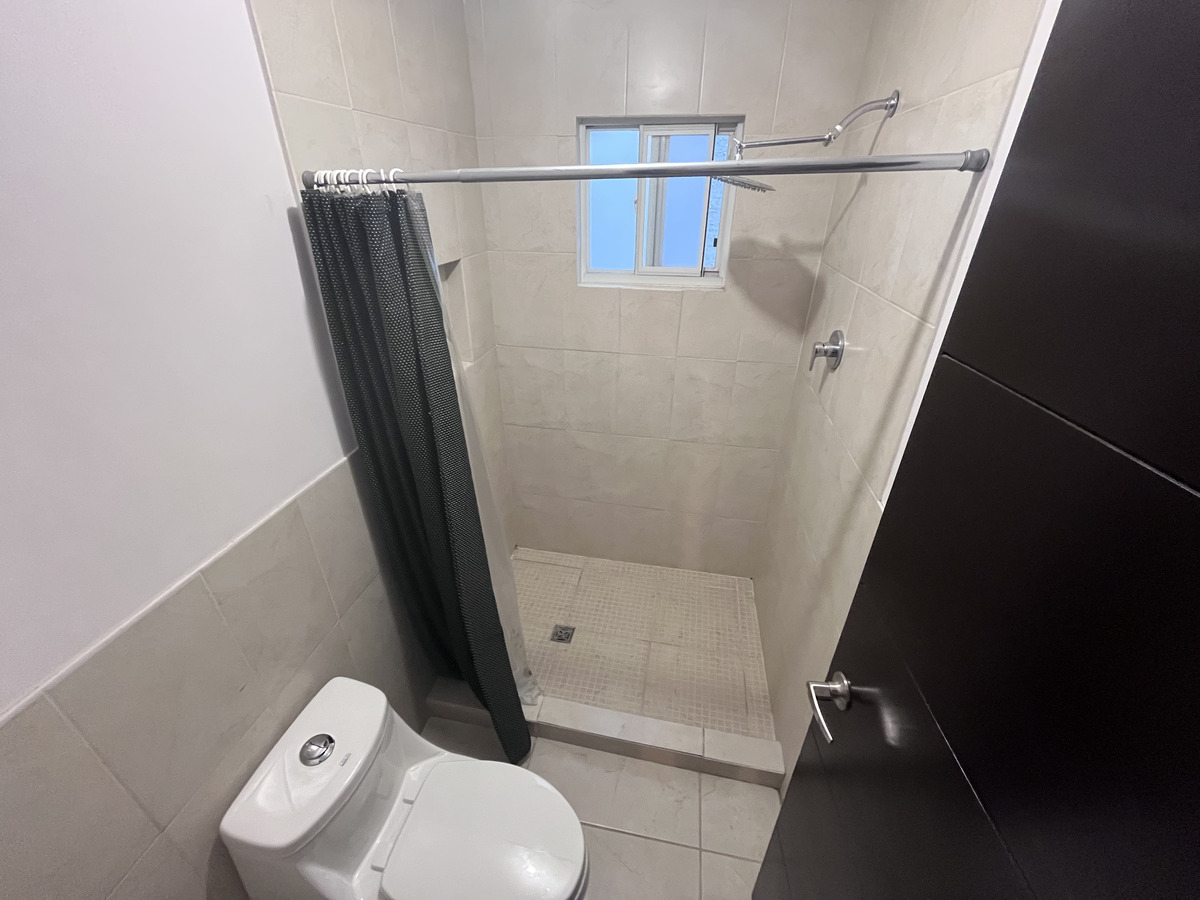 18 de 24: Baño compartido