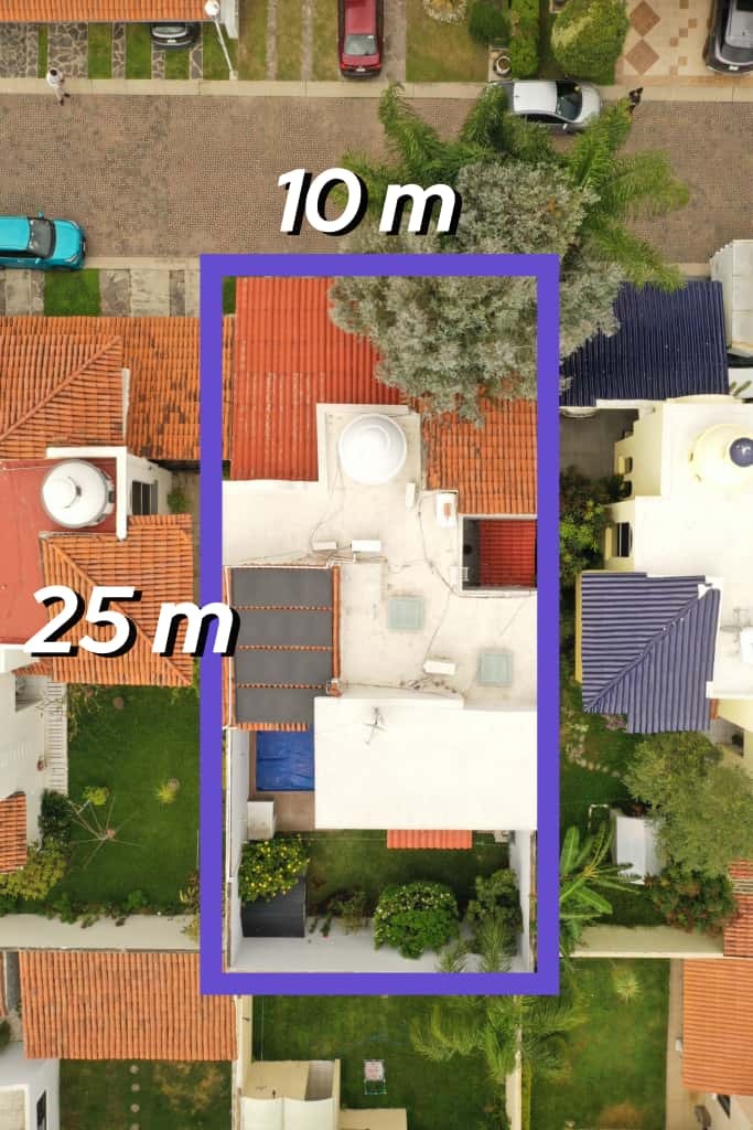 3 of 25: 10 x 25 panel solar y alberca