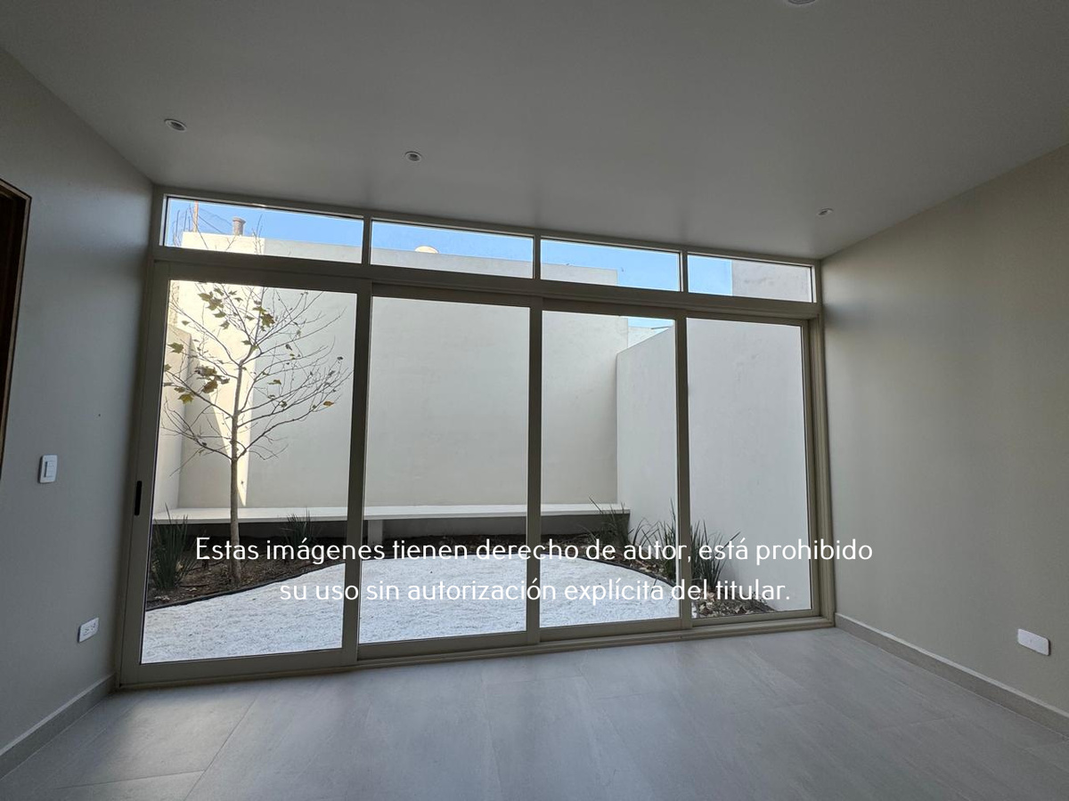 2 of 24: Casa en Venta en el Casco de San Pedro