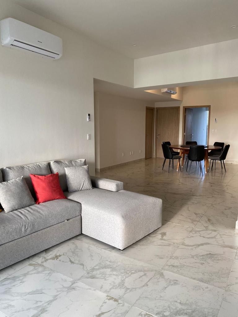 6 of 20: Sala y Comedor