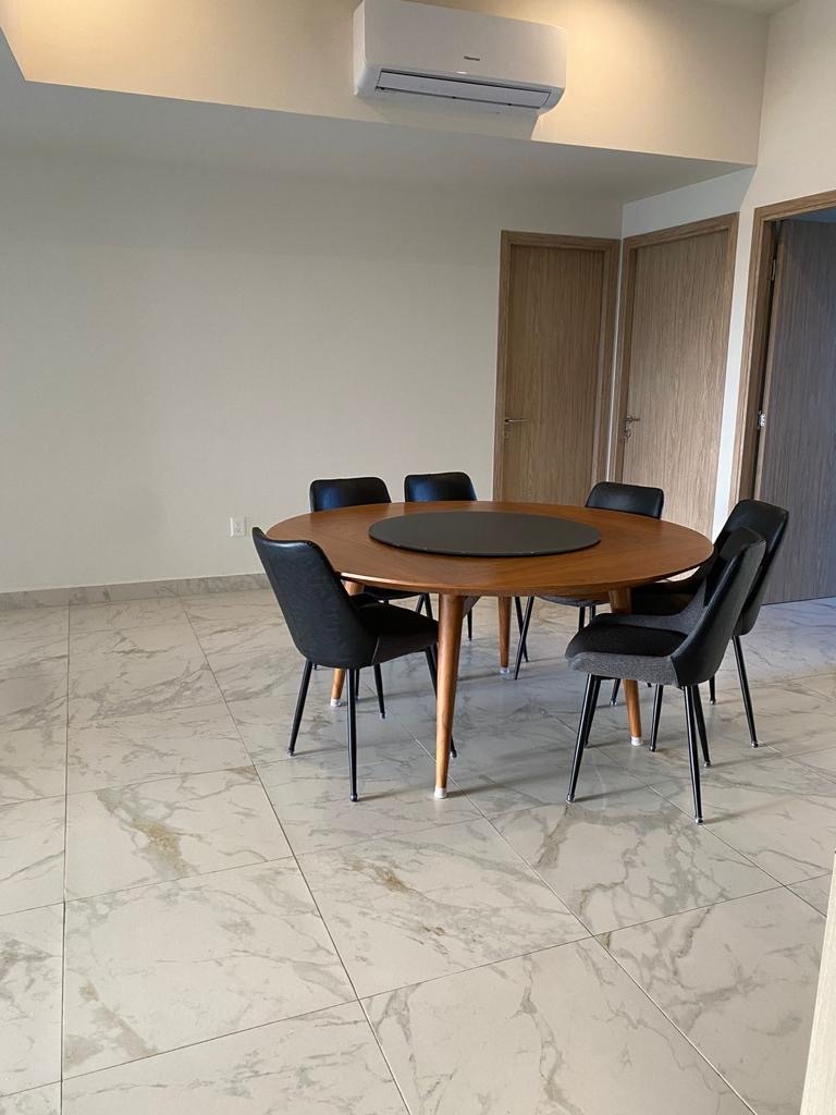 3 of 20: Comedor