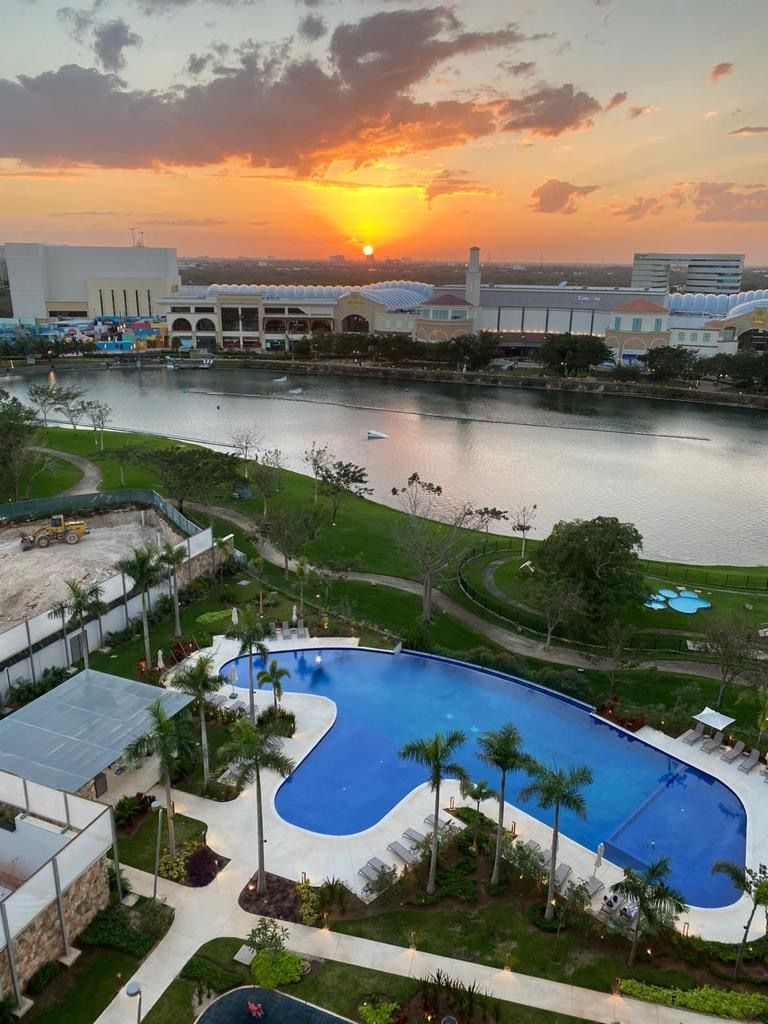 14 of 20: Vista desde Balcón