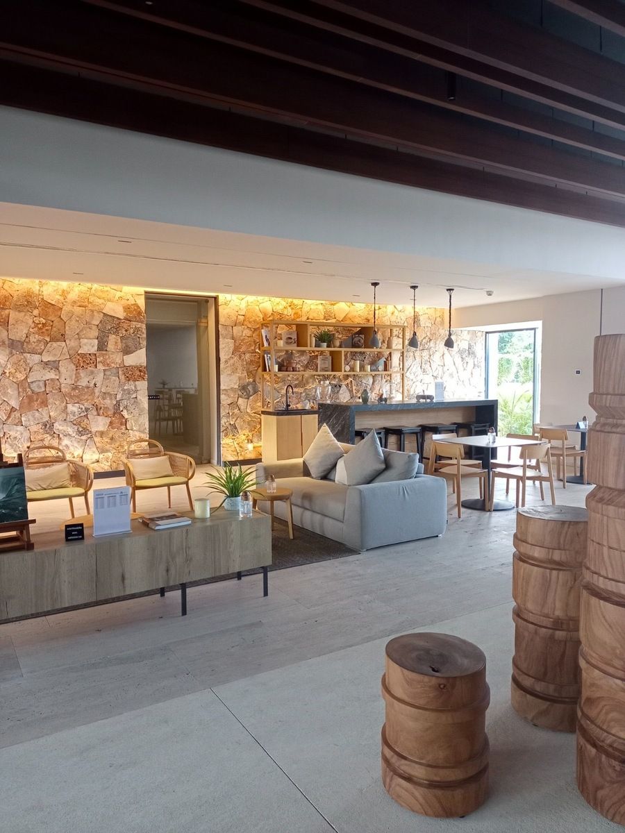 19 of 20: AREA COMUN
Recepción