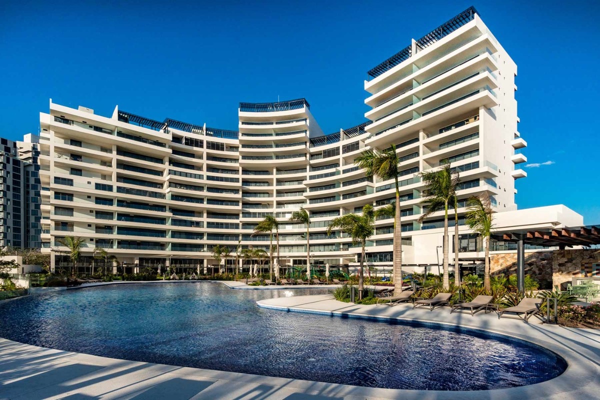 1 of 20: EDIFICIO MERIDEN 
Cabo Norte