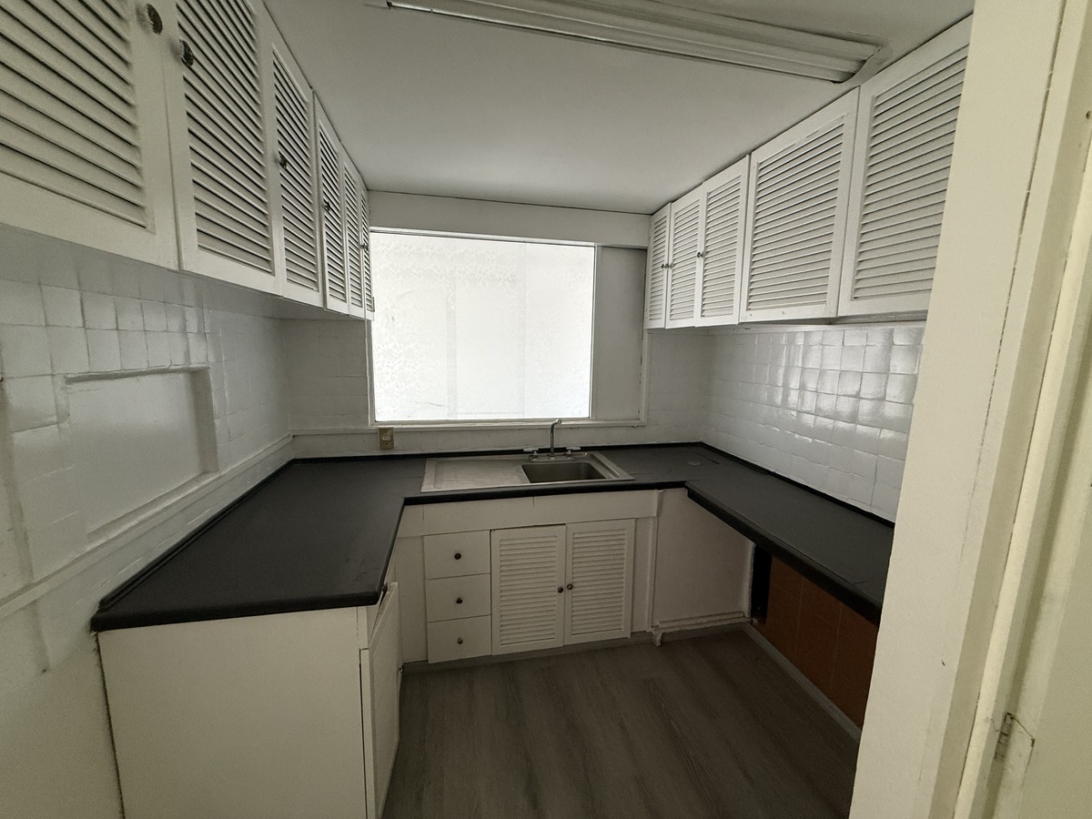 2 de 6: cocina equipada