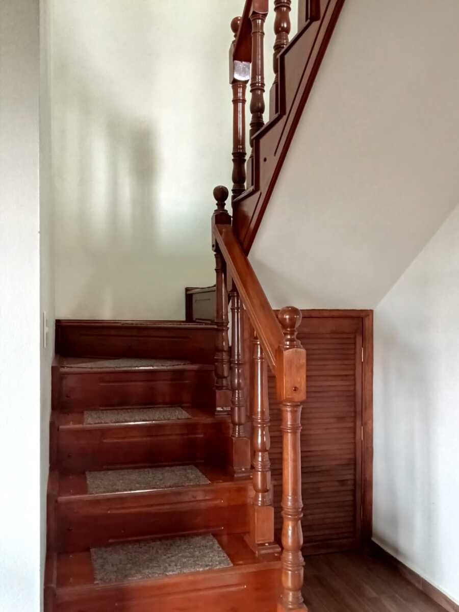 5 of 19: ESCALERAS