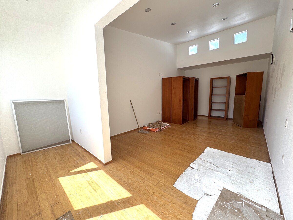 27 de 40: Cuarto que comparte baño