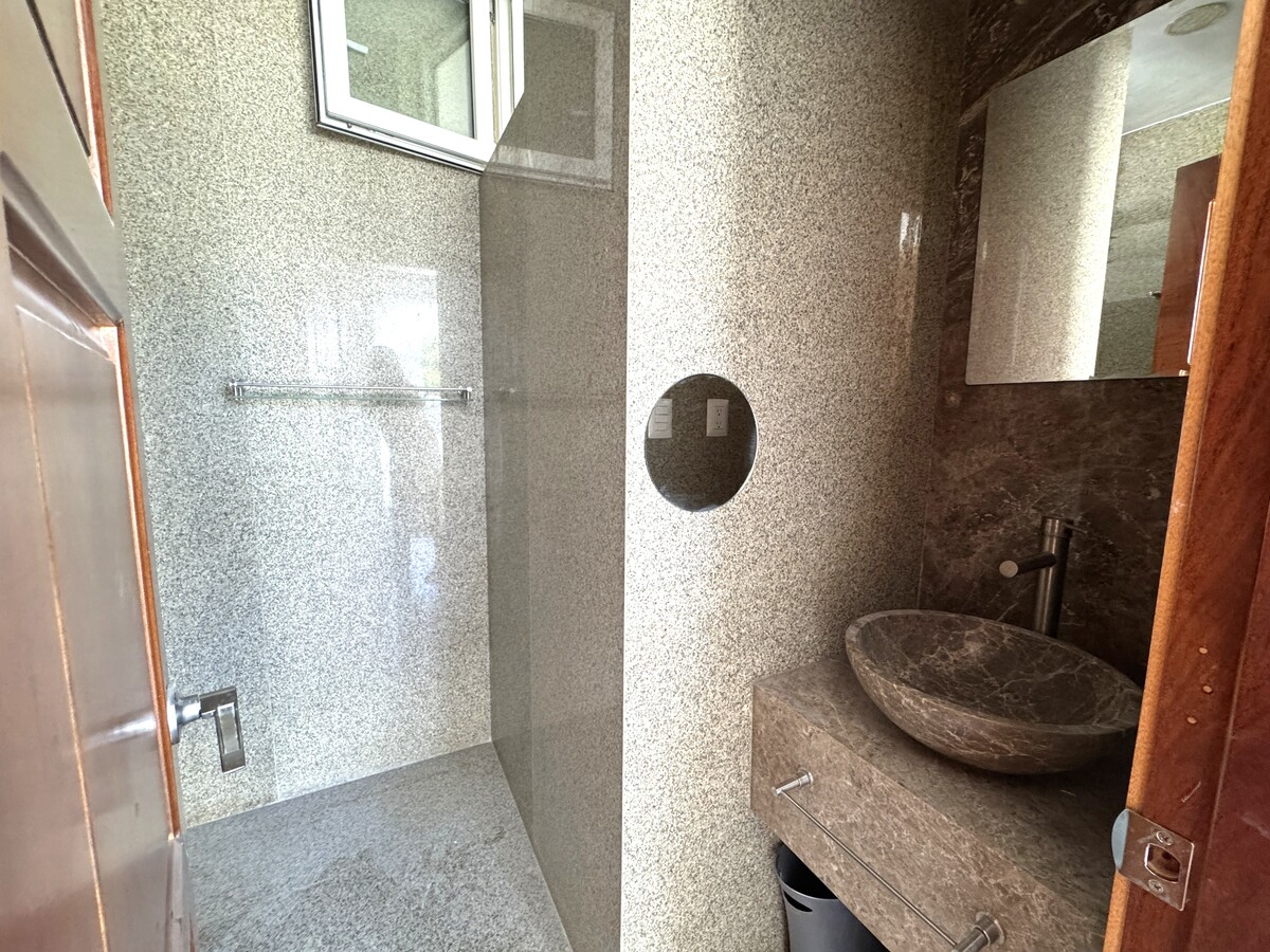8 de 40: Baño estudio