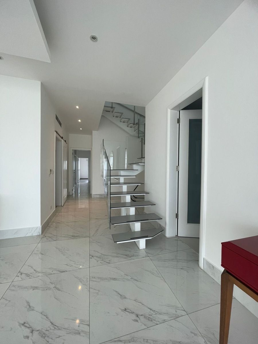 Penthouse with Jacuzzi and unobstructed view, photo 1 of 18