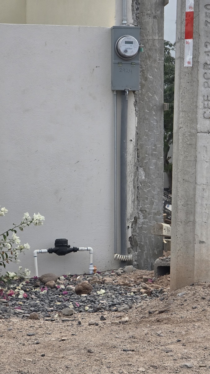 7 of 8: Casas vecinas ya cuentan con agua potable