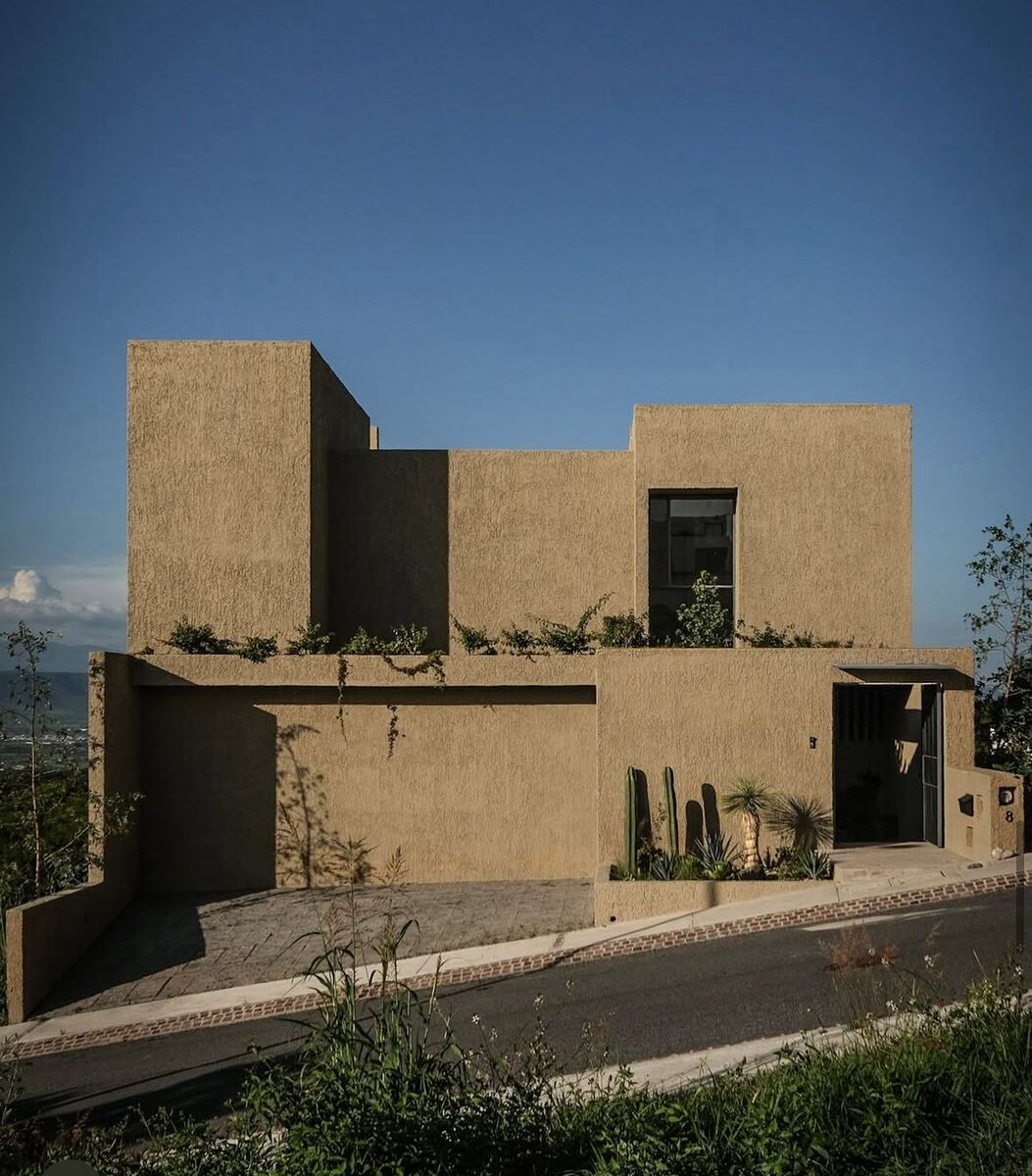 3 of 14: Fachada