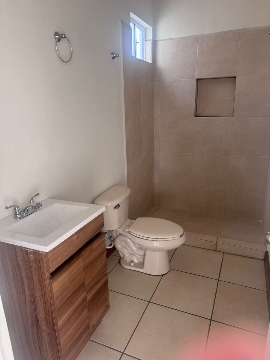 5 of 15: Baño completo