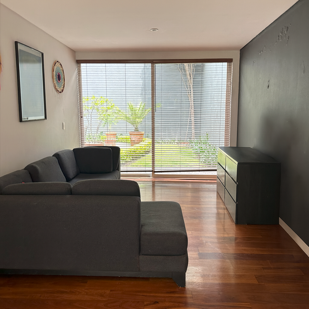 3 de 16: Cuarto de TV Planta Baja