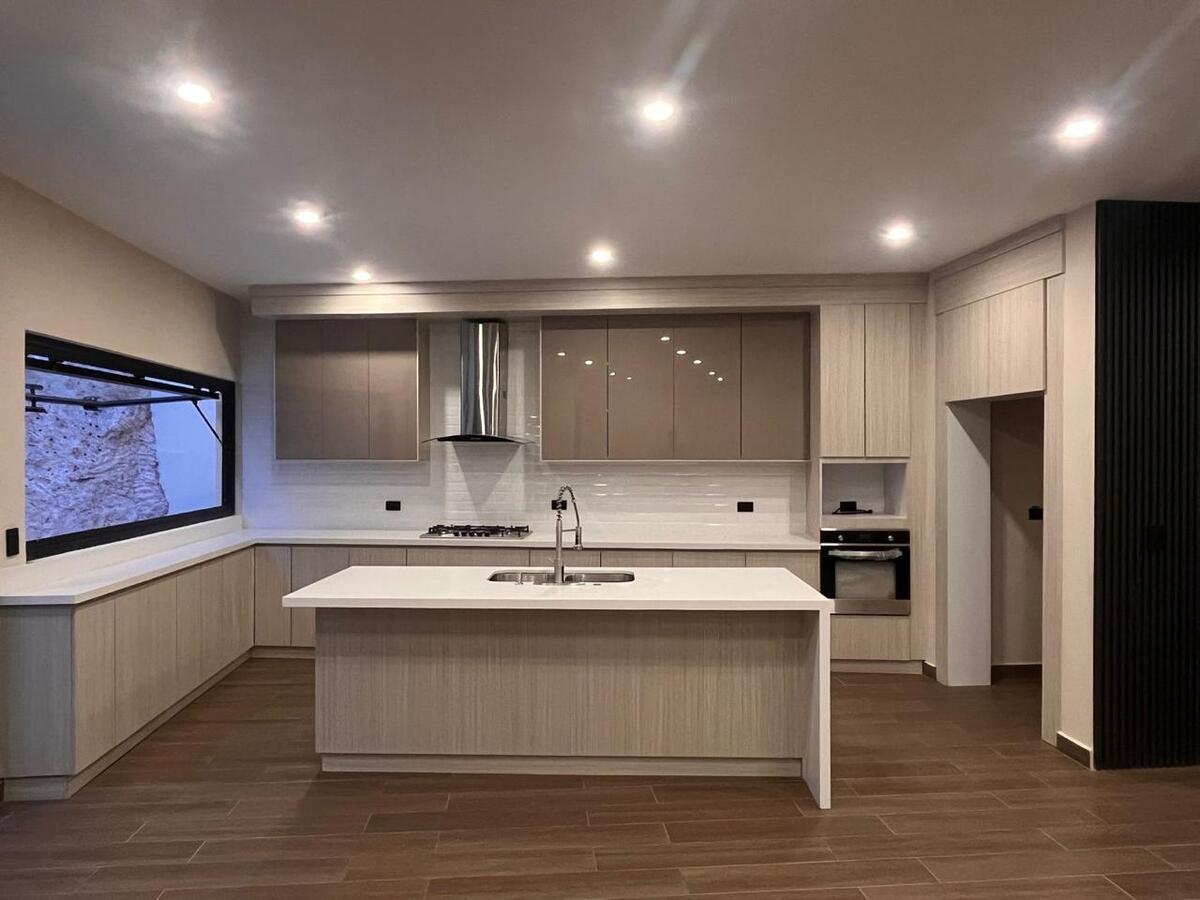 3 de 17: COCINA EQUIPADA