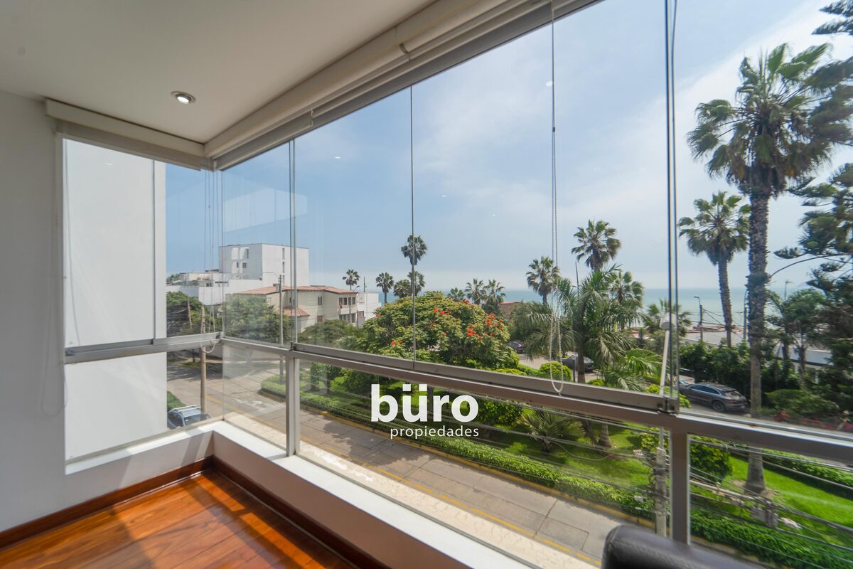 2 de 16: Bello Malecón y vista del todo el Litoral