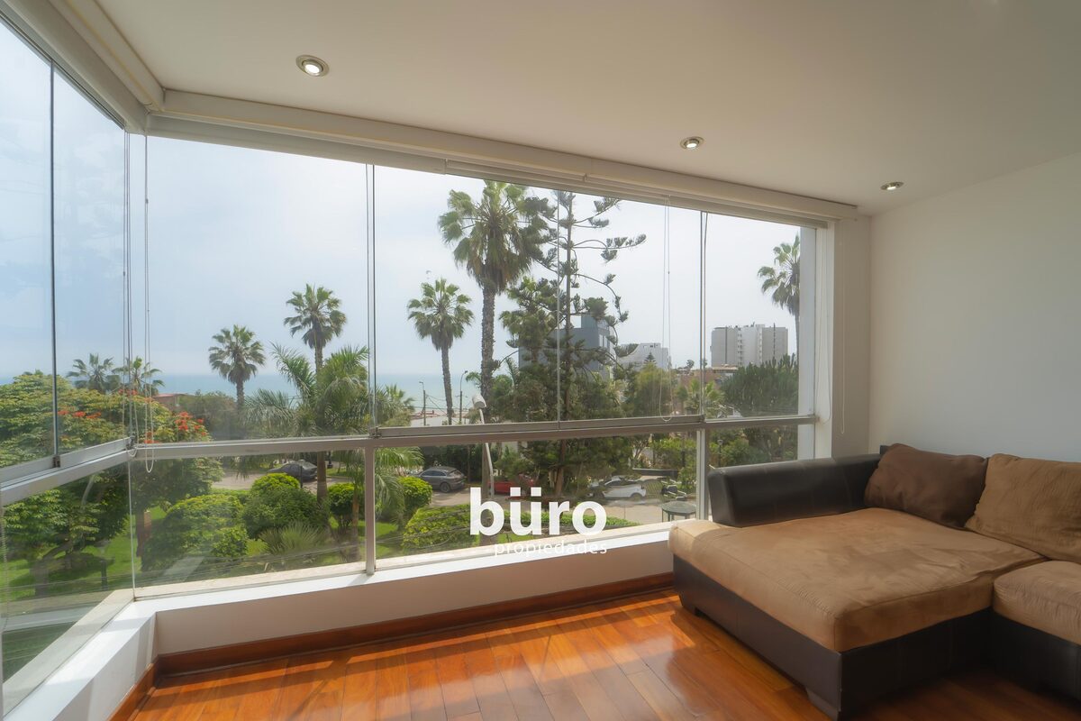 3 de 16: Amplia Sala con incomparable vista