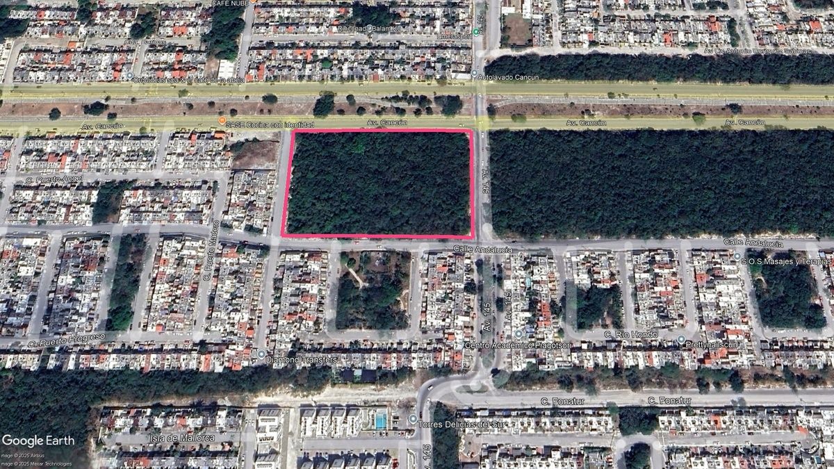 Terreno Comercial en Cancún sobre avenida - foto 1