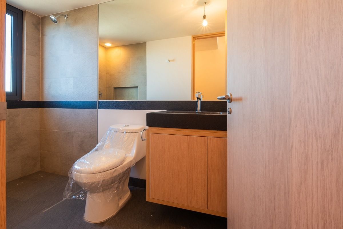 17 de 21: Baño recámara principal