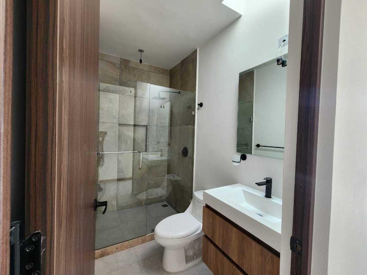 3 of 5: CASA ZIBATA QUERETARO FACHADA BAÑO