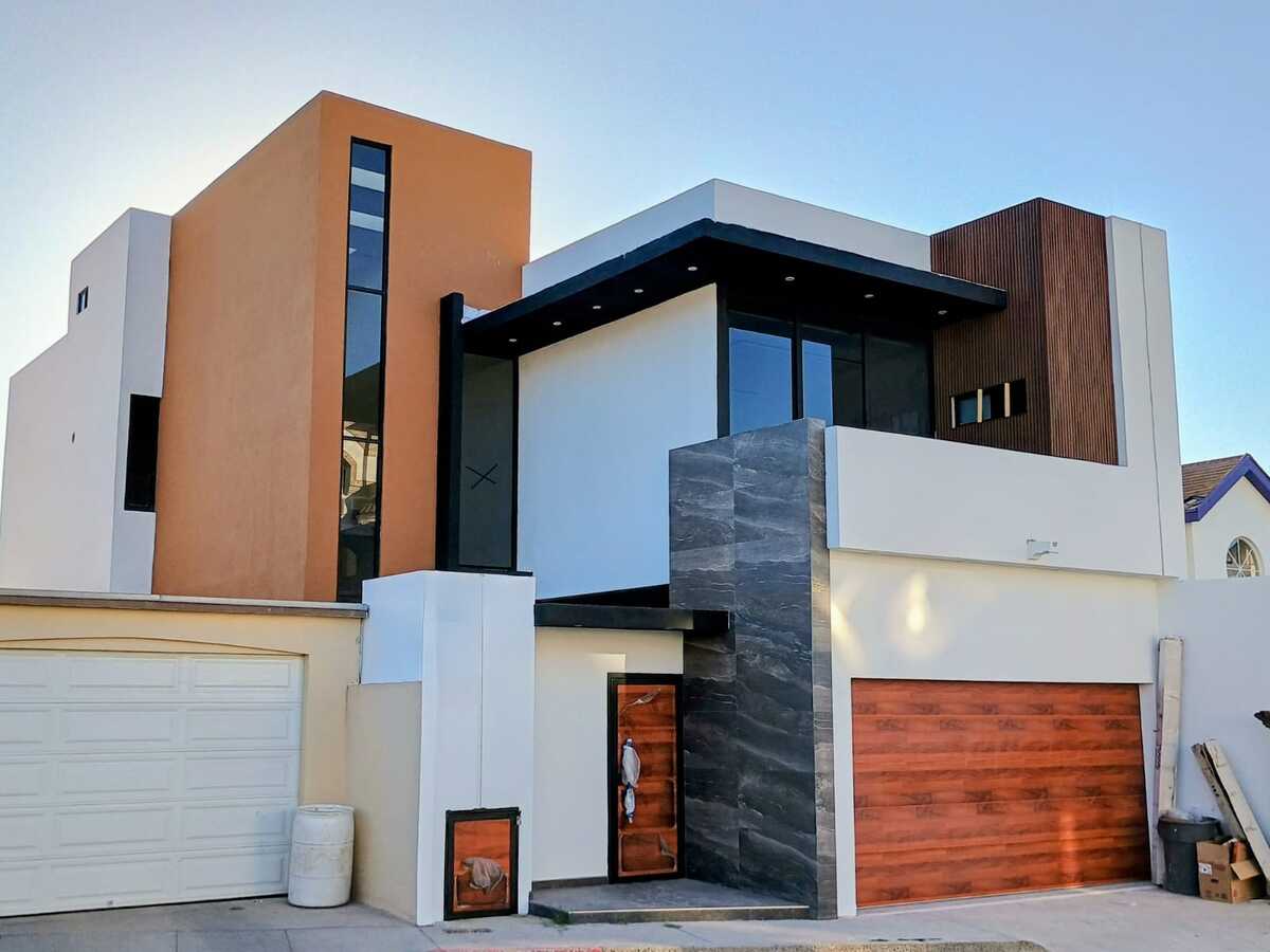 2 of 43: Fachada