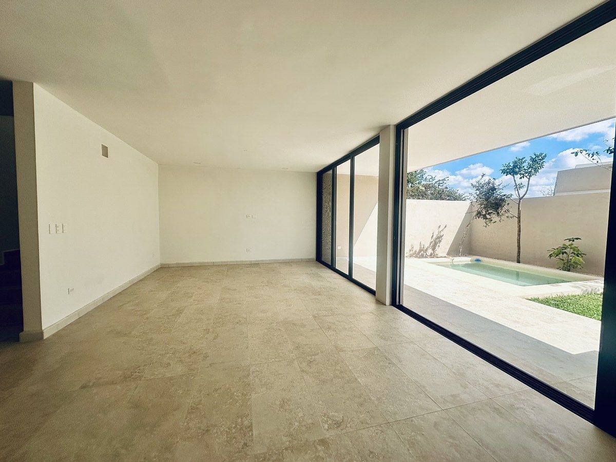 5 of 43: Sala Comedor