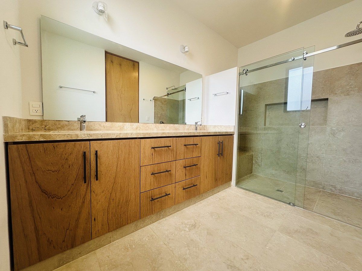 26 of 43: Baño Principal