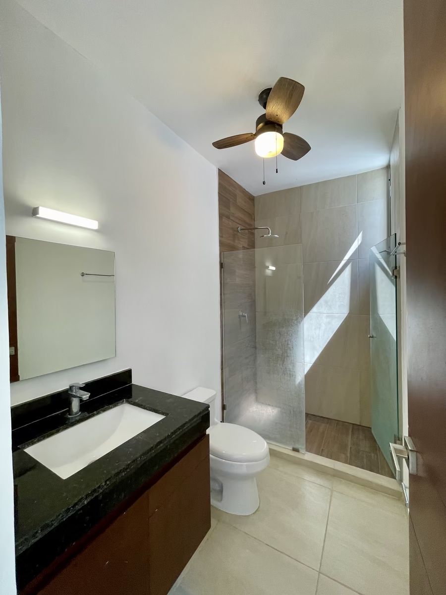 22 de 29: Baño recámara principal
