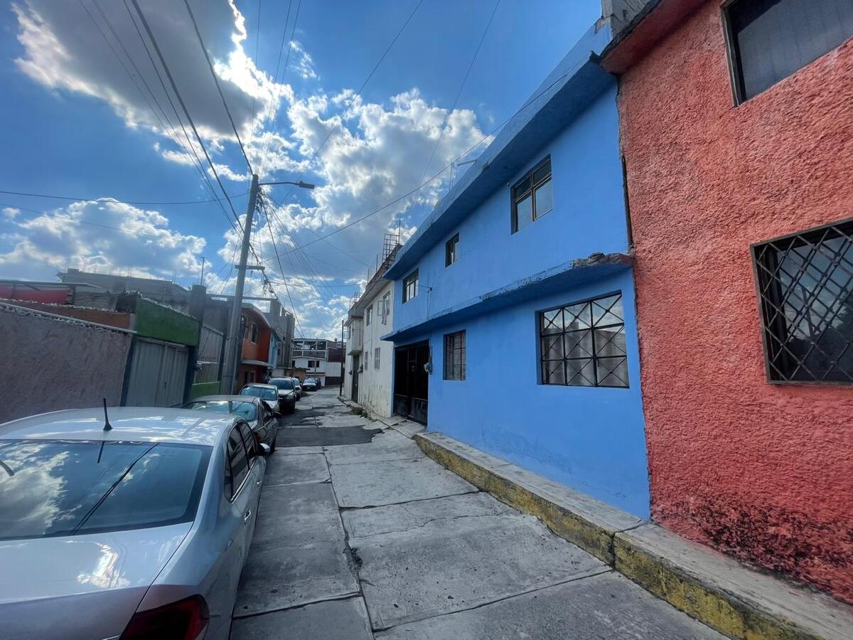 1 de 27: Fachada
