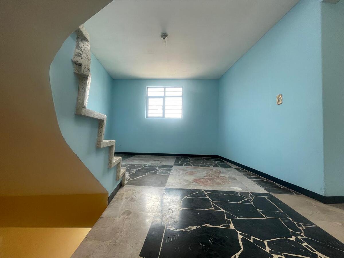 12 de 27: Sala de TV