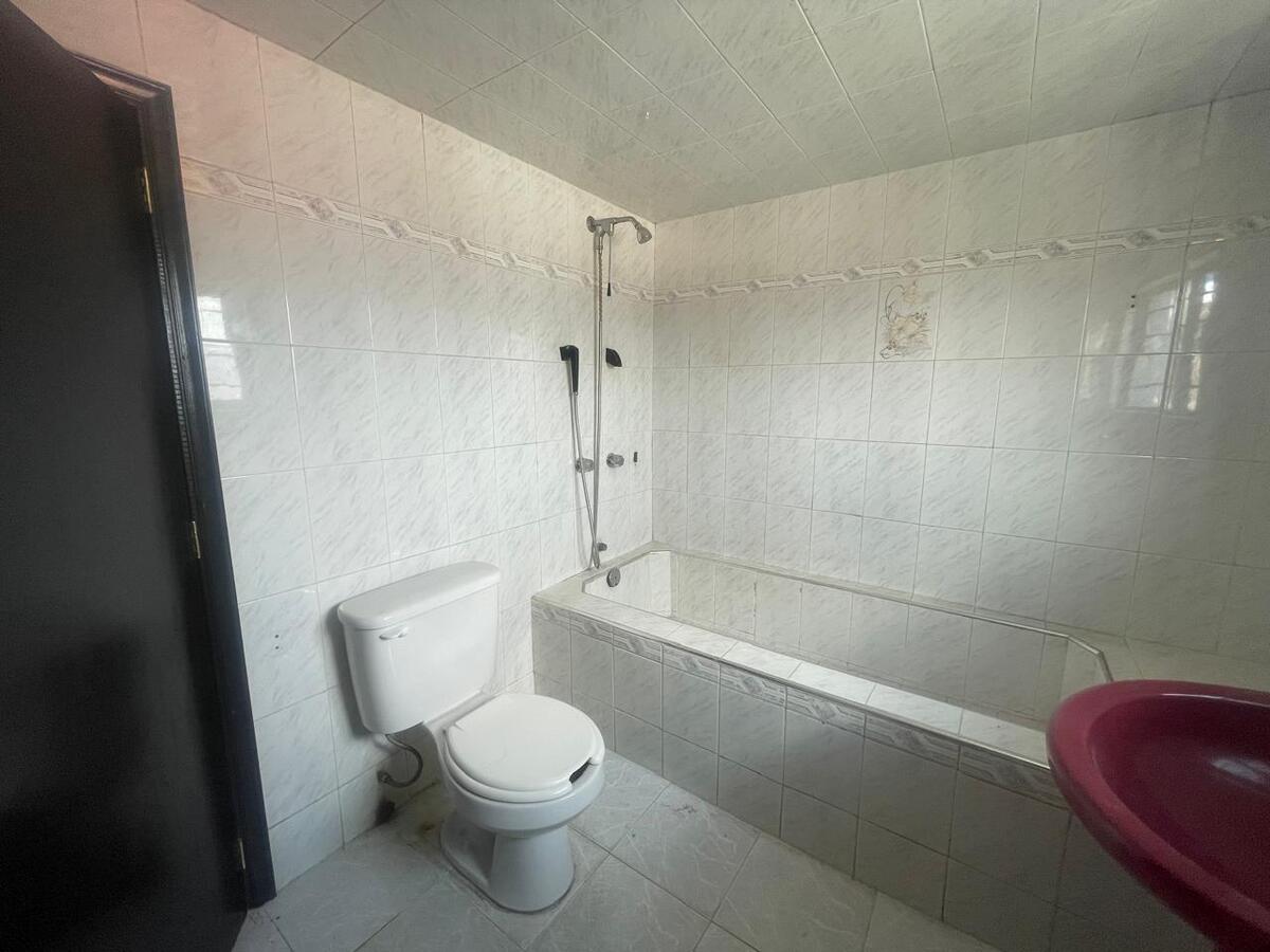 15 de 27: Baño planta alta