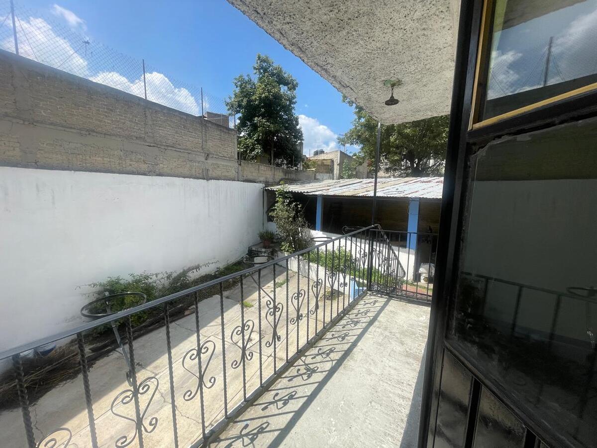 21 de 27: Balcón