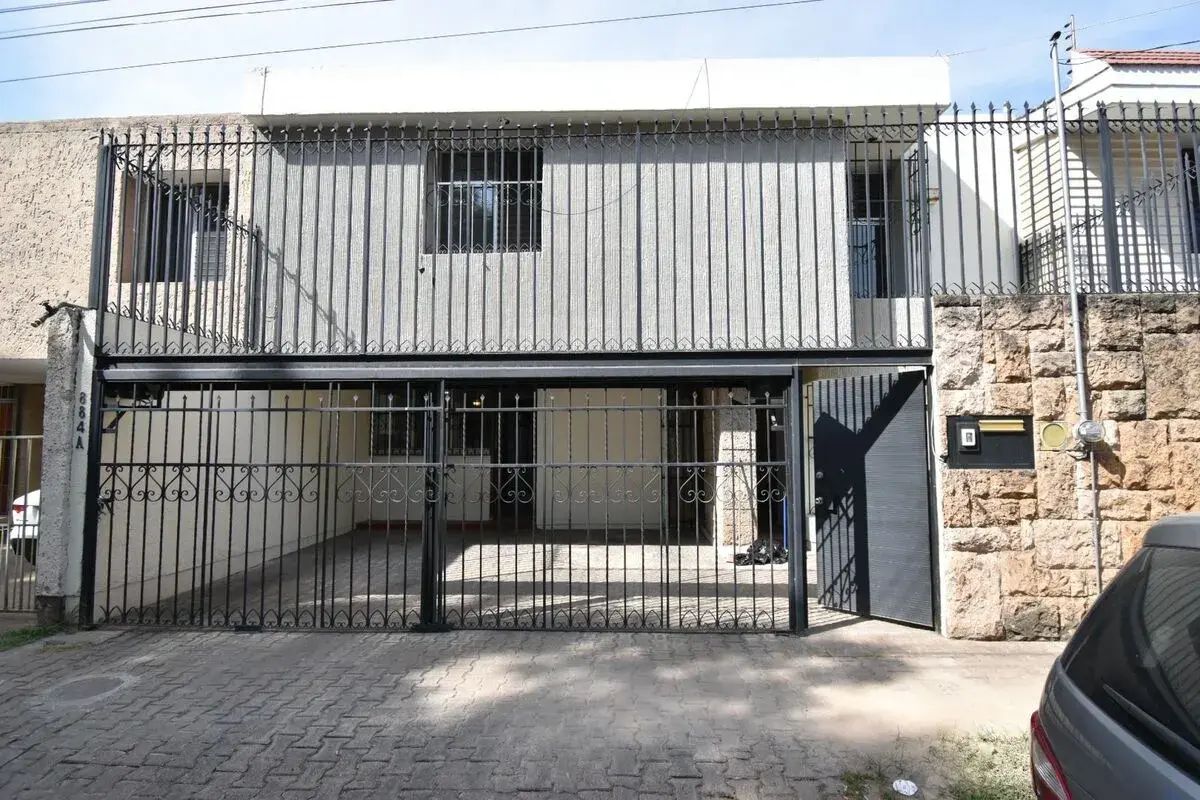 5 of 14: Fachada