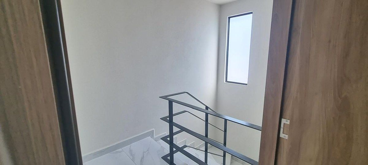 acceso a tercer piso recámara principal, foto 22 de 39