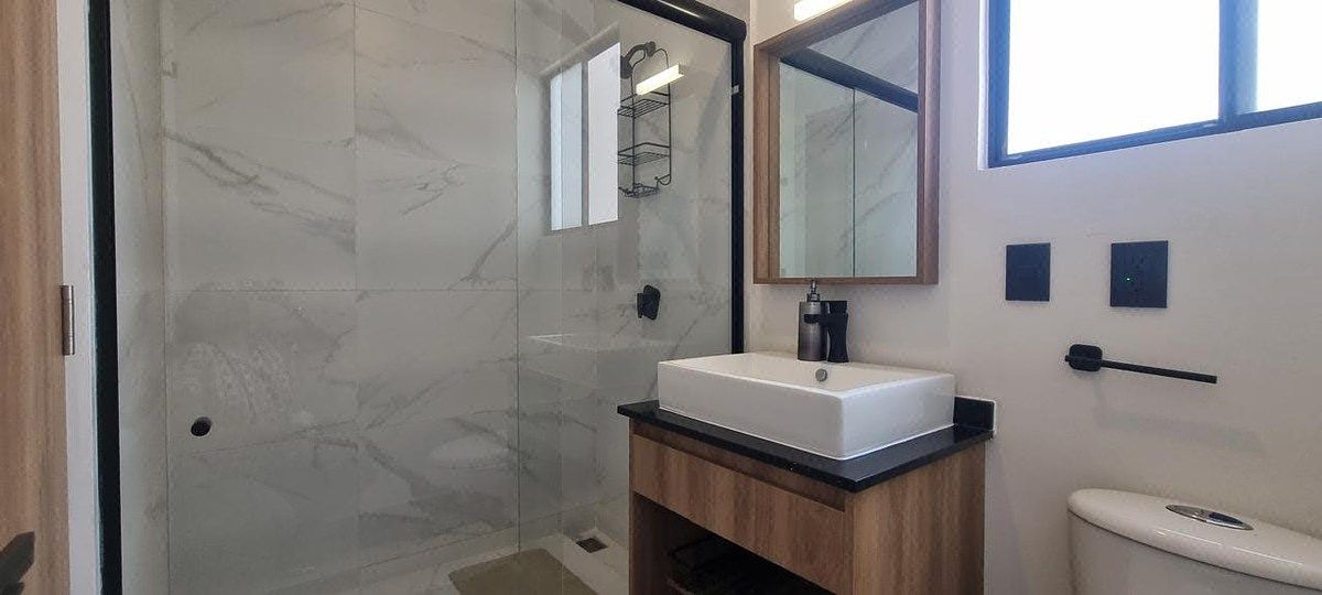 baño completo recámara principal, foto 27 de 39