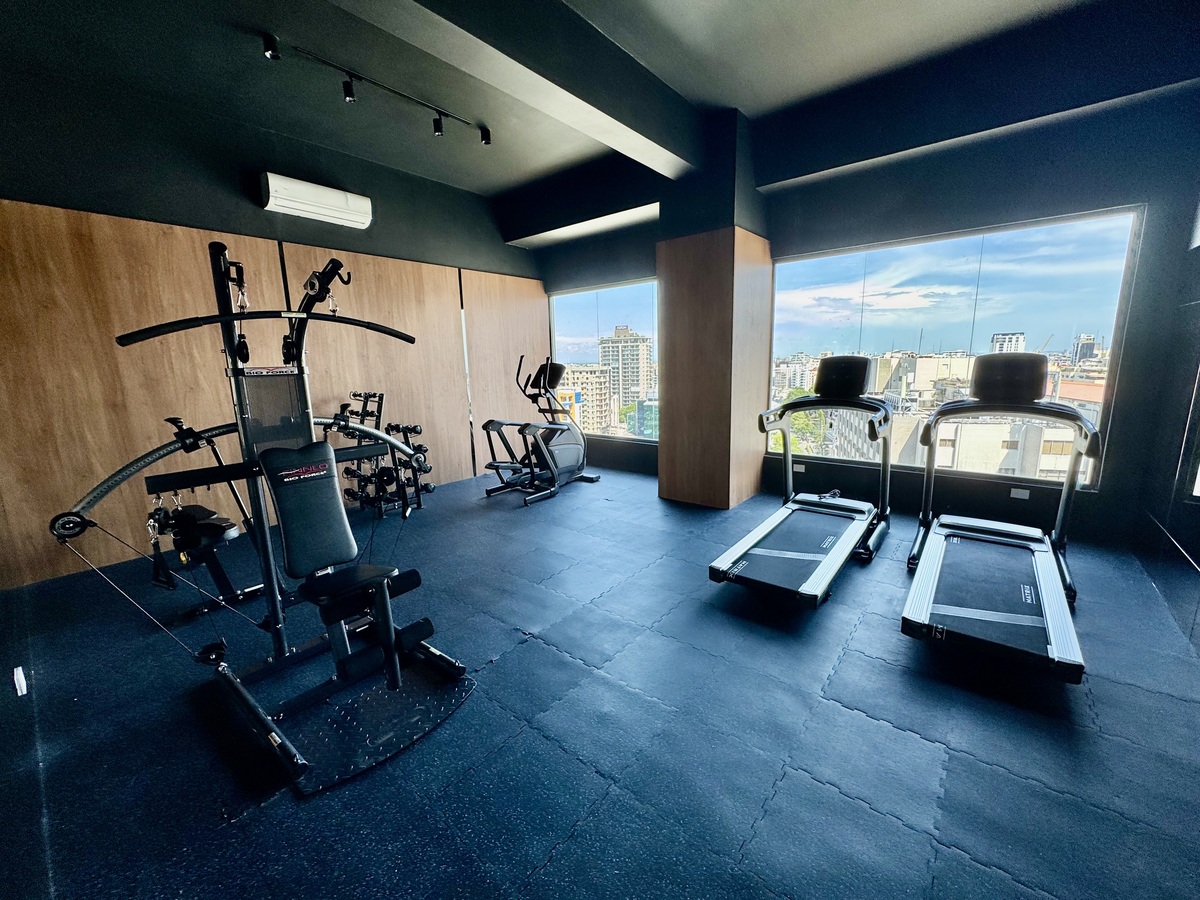 30 de 32: Gimnasio