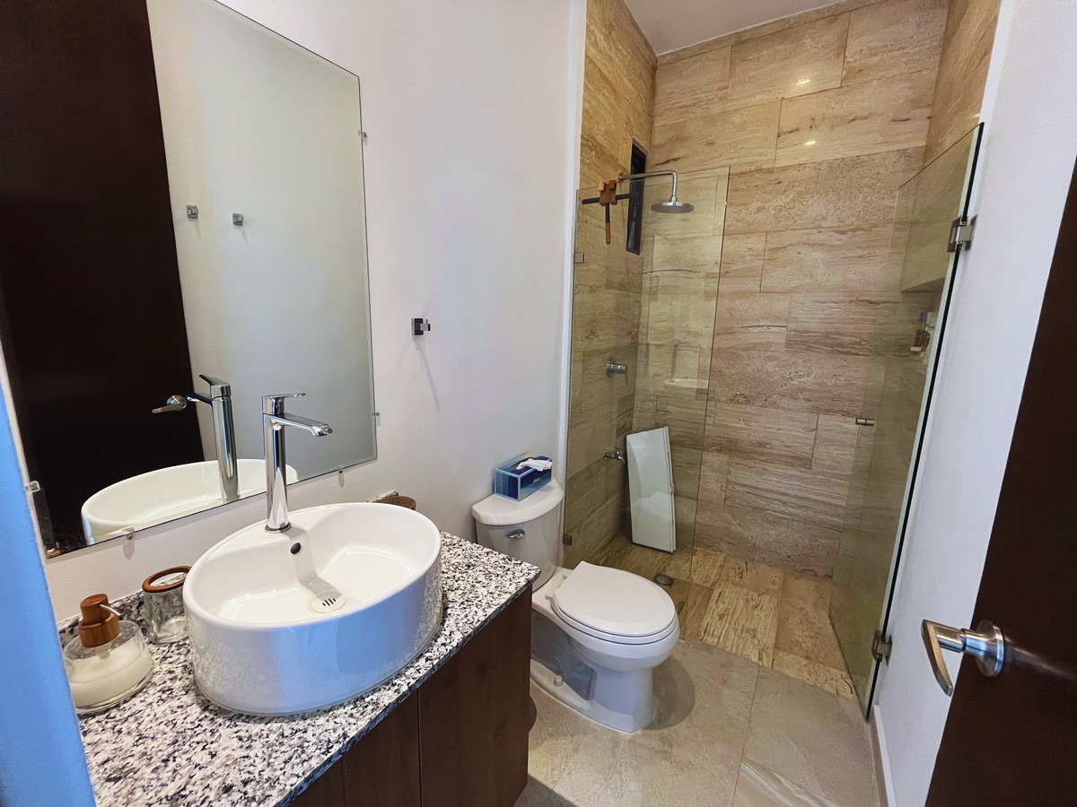 9 de 34: baño secundario