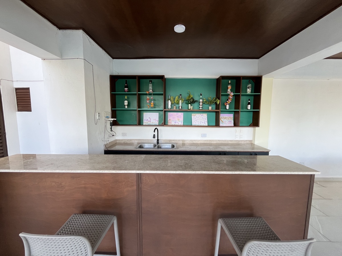 27 de 34: bar planta baja