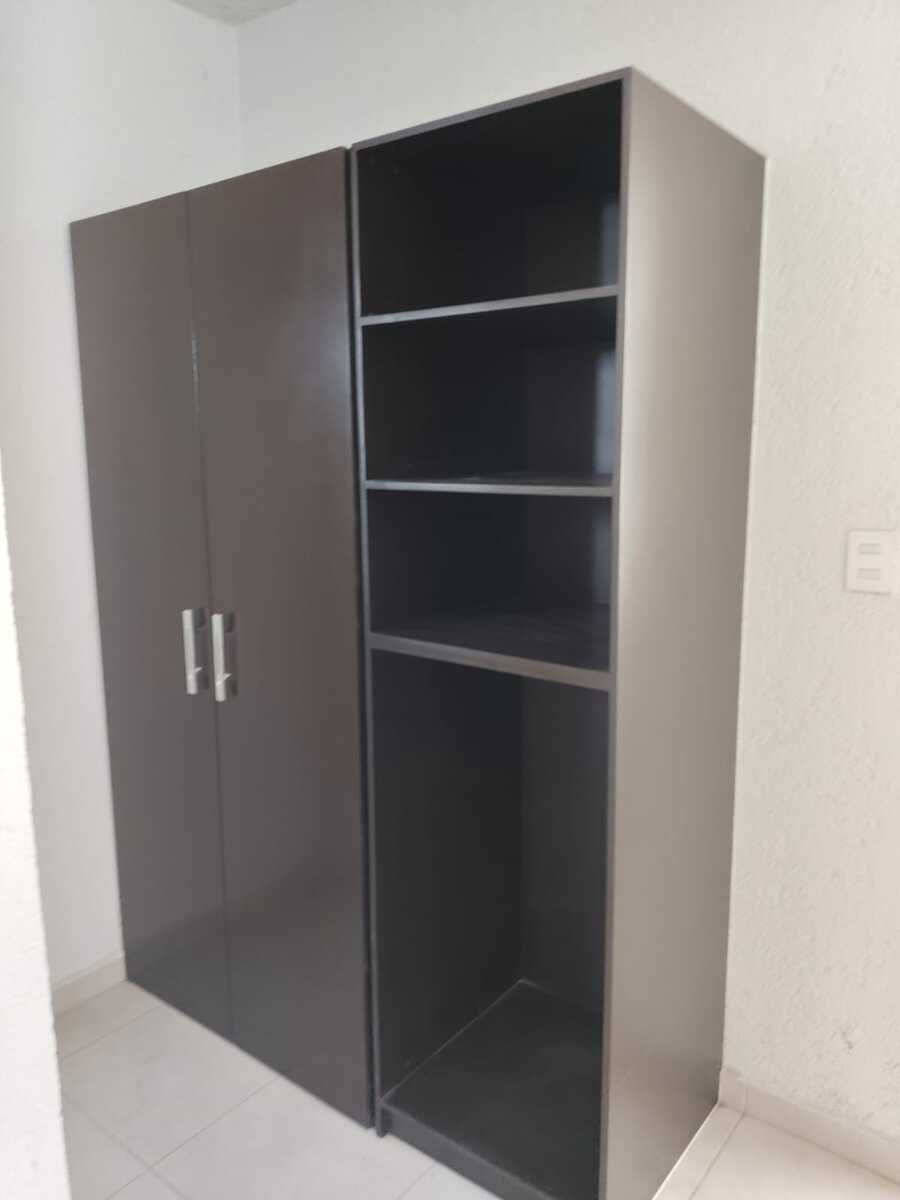 35 de 44: Closets adicionales, previo a patio, tercera planta.