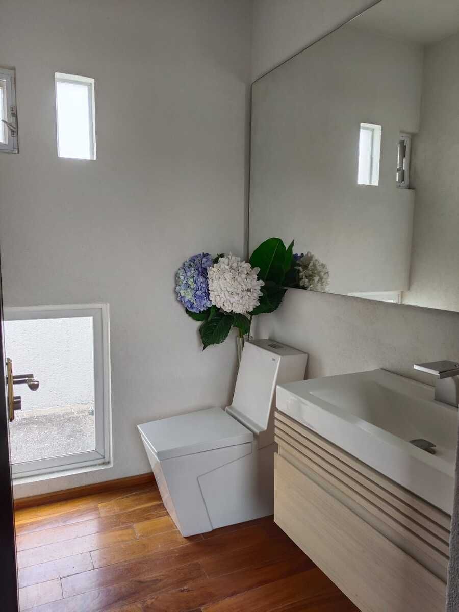 19 de 44: Baño, recámaras secundaria.