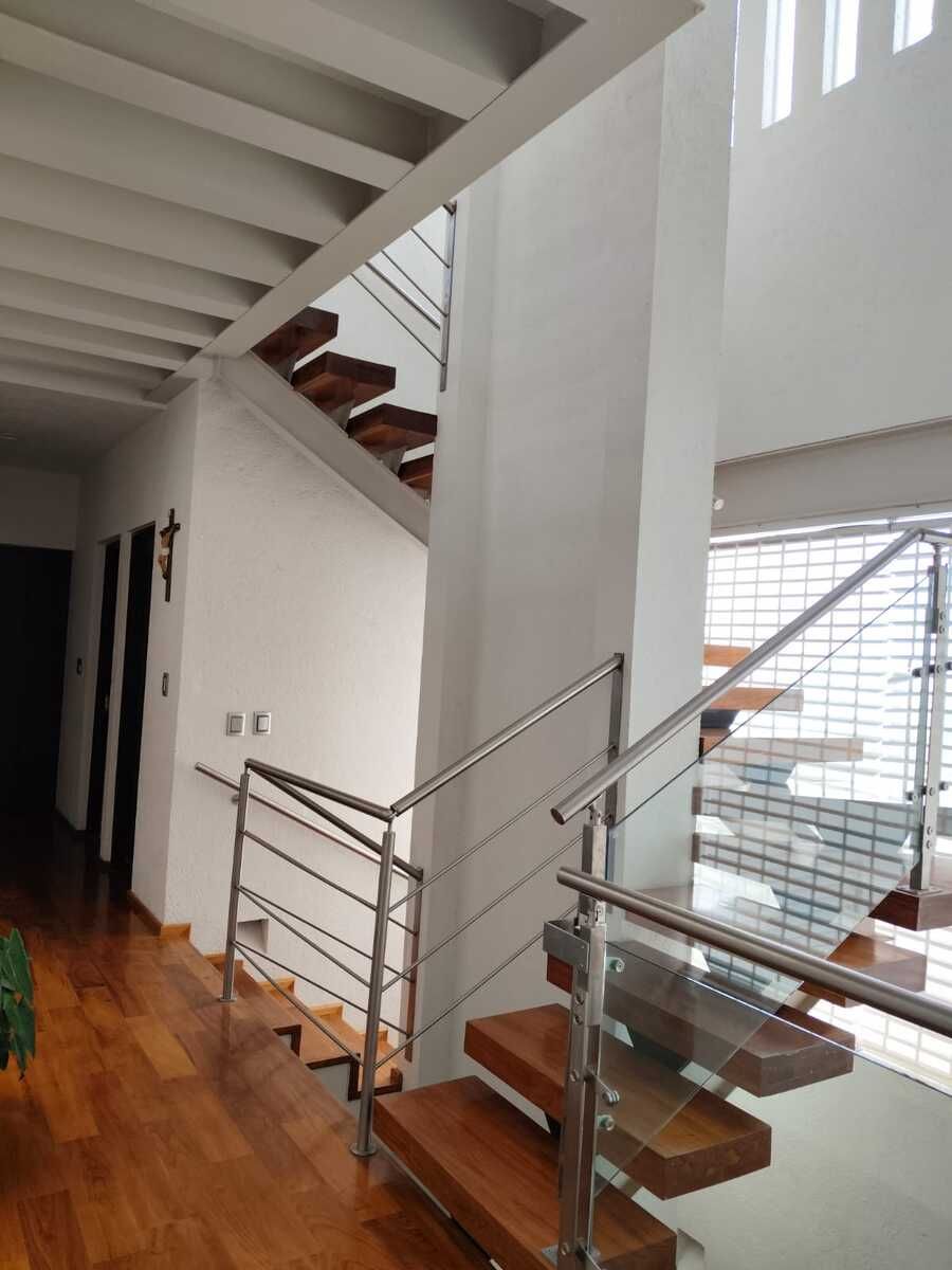 41 de 44: Hermosa vista de pasillo, previa a Roof Garden.