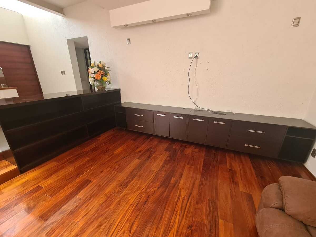 4 de 44: Segunda vista de la sala.