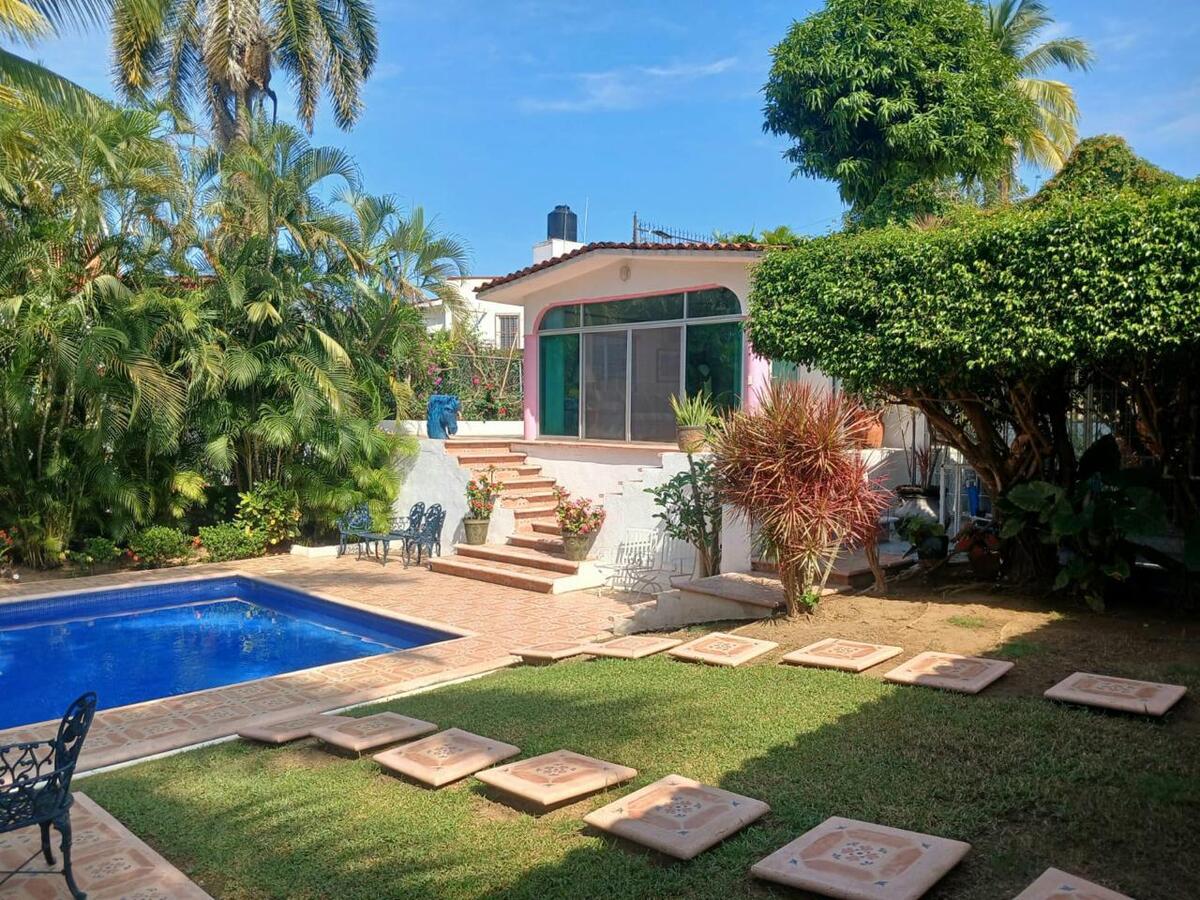 2 de 17: Areas verdes y chalet