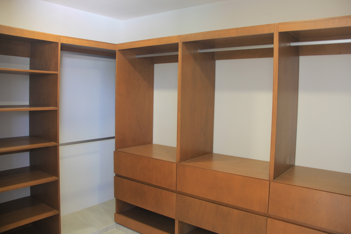 9 de 16: Closet Habitación Principal