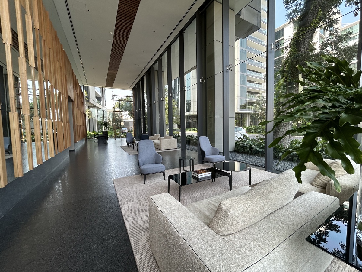 4 of 15: Lobby Torre 1